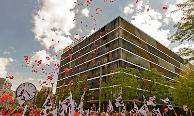 En juin 2018, le SEV met en place des actions aux quatre coins du pays: plus de 1500 cheminots et cheminotes se mobilisent contre les attaques envers la CCT.