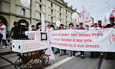 Starke SEV-Präsenz an der Kundgebung der Gewerkschaften für höhere Löhne und Renten am 16. September 2023 in Bern.