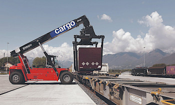 Als «klares Bekenntnis zum nachhaltigen Wagenladungsverkehr» wertete SBB-Cargo-CEO Nicolas Perrin am 20. April 2012 die Einweihung des Terminals in Cadenazzo. Nun will Cargo diesen aufgeben. © SBB / Bernhard Lochmatter
