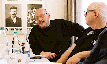 Juan José Colomer Grau, einer der SEV-Vertreter bei den BAR-Verhandlungen, erklärt an der Tagung Details der Vereinbarung.